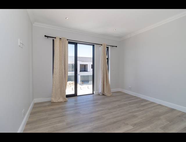 3 BEDROOM HOUSE FOR SALE IN SANDOWN